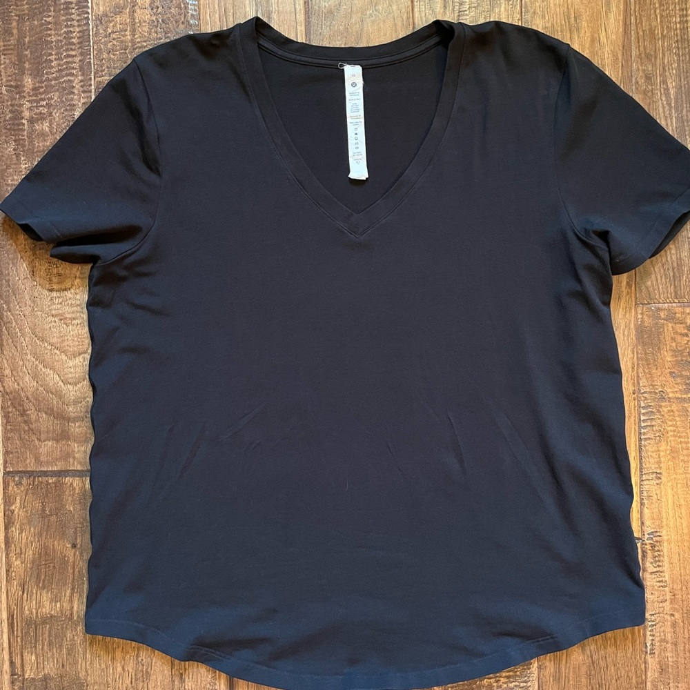 Lululemon Love V-Neck T-Shirt, size 10, Black